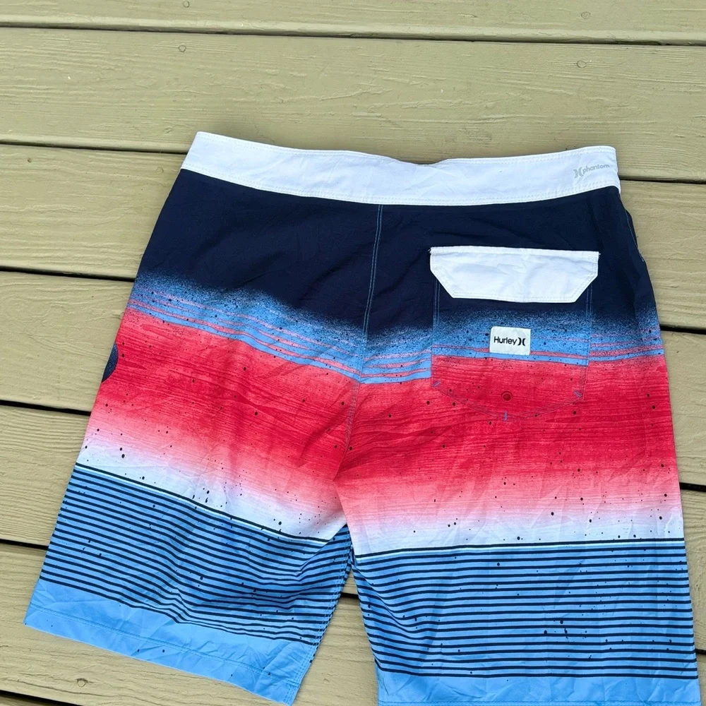 NWOT Hurley Men's Phantom Navy and Red Gradient Board Shorts, Size: 32